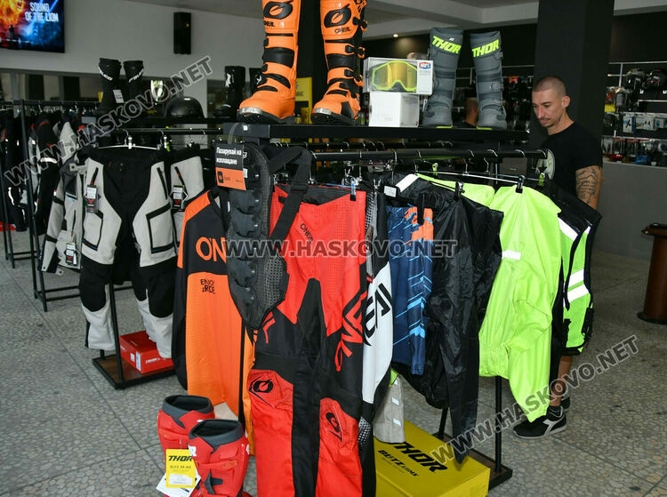 Първият магазин за мотоциклети и аксесоари „Alfa Moto“ официално отвори врати в Хасково