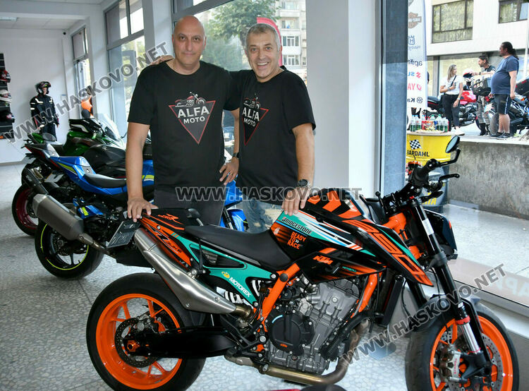 Първият магазин за мотоциклети и аксесоари „Alfa Moto“ официално отвори врати в Хасково