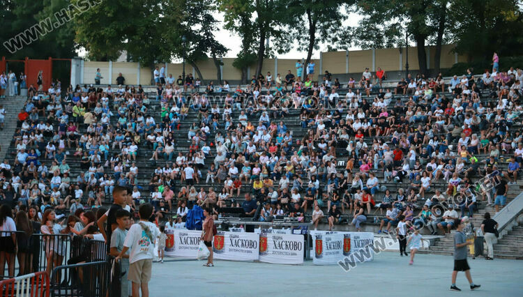 Графа, Нора Караиванова и заря в Деня на Хасково