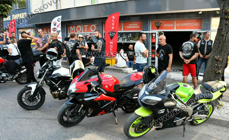 Първият магазин за мотоциклети и аксесоари „Alfa Moto“ официално отвори врати в Хасково