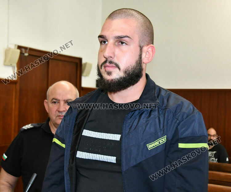 Димитър Нейков – Вълка остава в ареста за отглеждане на канабис, задържан е в изпитателния срок на условна присъда