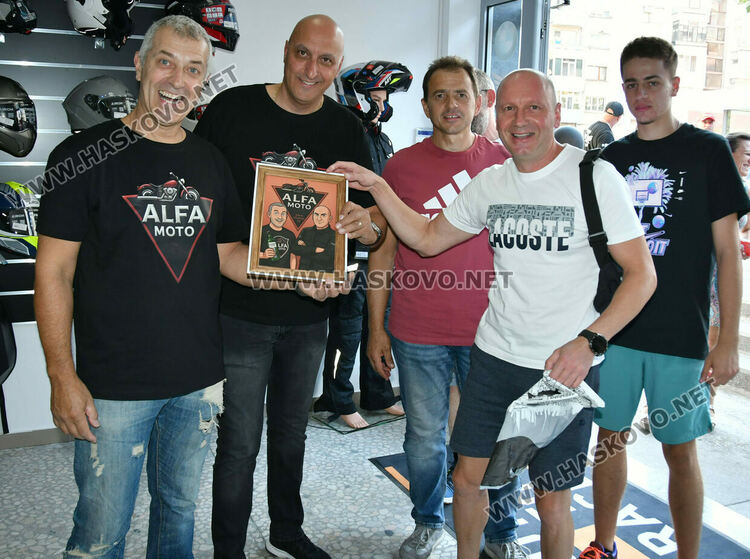 Първият магазин за мотоциклети и аксесоари „Alfa Moto“ официално отвори врати в Хасково