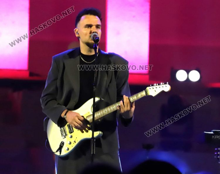 Графа, Нора Караиванова и заря в Деня на Хасково