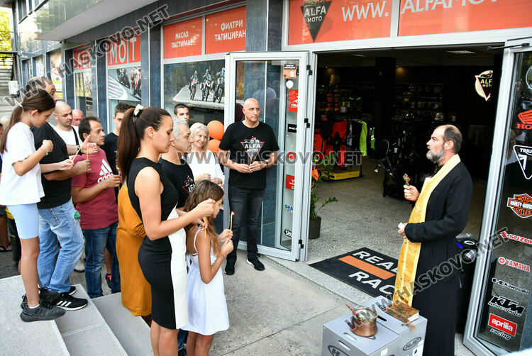 Първият магазин за мотоциклети и аксесоари „Alfa Moto“ официално отвори врати в Хасково