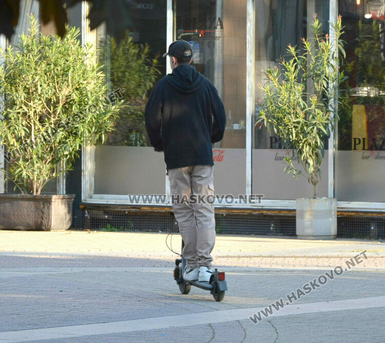 До март догодина всички електрически тротинетки трябва да са регистрирани в общината 