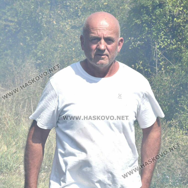 Горящ камион със слама затвори стария път от Хасково към Кърджали