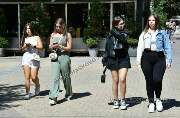 Предимно слънчево, градусите ще достигнат 32