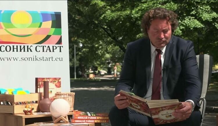 42-часов Национален маратон на четенето на живо организиран от Синик Старт в страната