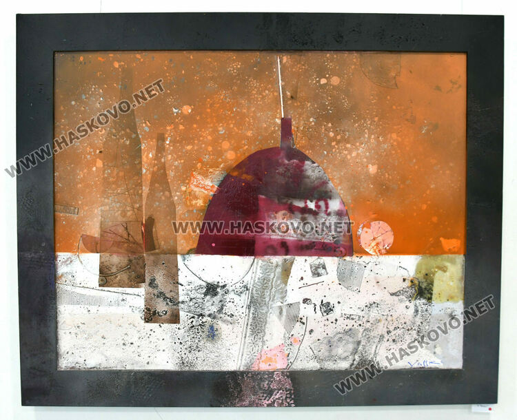 Васил Тенев представя 30 абстрактни творби в „Настроения“