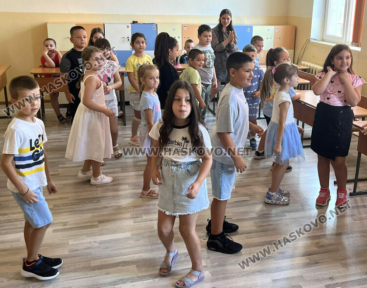 88 първокласници ще посрещне ОУ „Св. Климент Охридски“