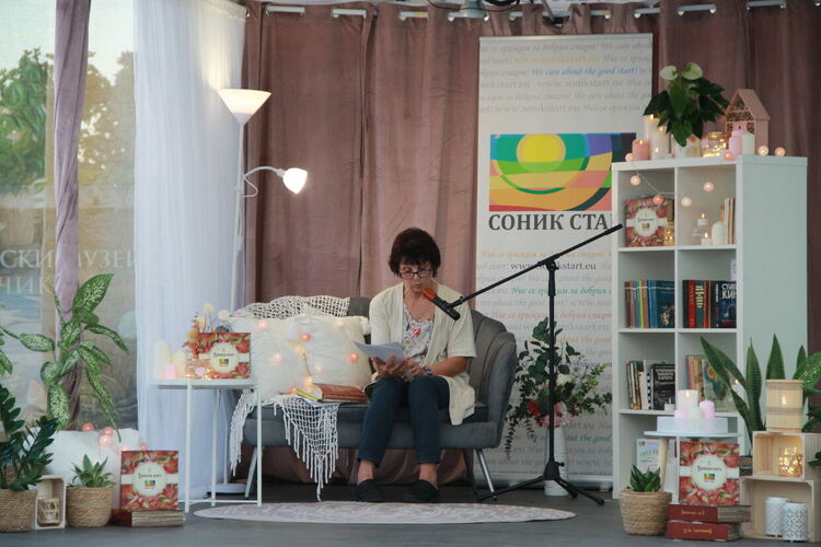 42-часов Национален маратон на четенето на живо организиран от Синик Старт в страната