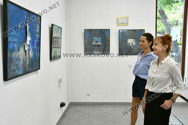 Васил Тенев представя 30 абстрактни творби в „Настроения“