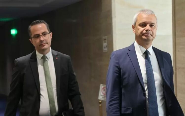 Цончо Ганев и лидерът на „Възраждане“ Костадин Костадинов.