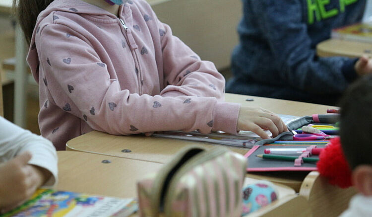  Не изпускайте срока: Как да кандидатствате за 300 лв. помощ за училище