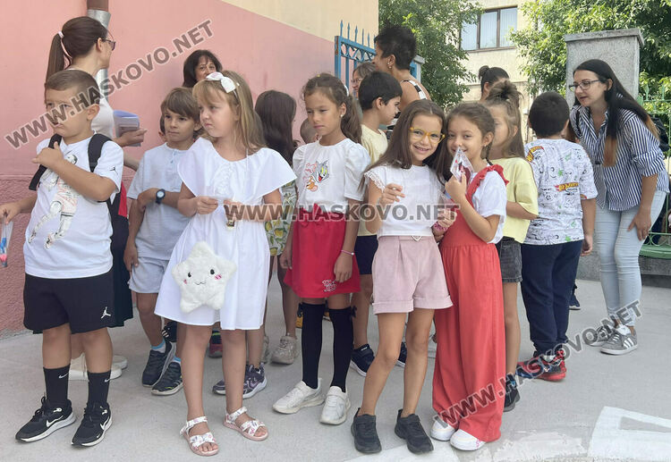 88 първокласници ще посрещне ОУ „Св. Климент Охридски“