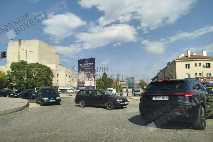 Родители на ученици в Кърджали са в стрес,очакват трафика в първия учебен ден да бъде парализиран