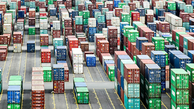 Търговският дефицит на България расте с близо 75% за година