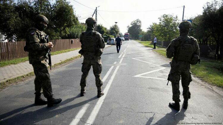 Войници в Полша патрулират след провокацията на Русия