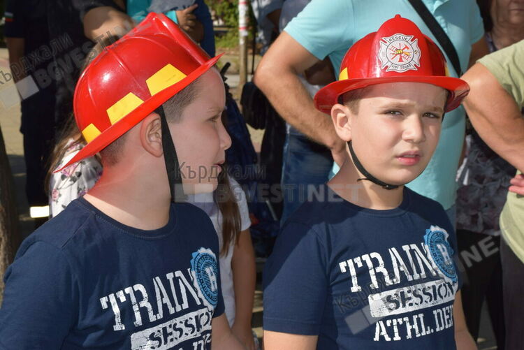 Пожарната в Кърджали демонстрира възможности и се отчете за професионалния празник