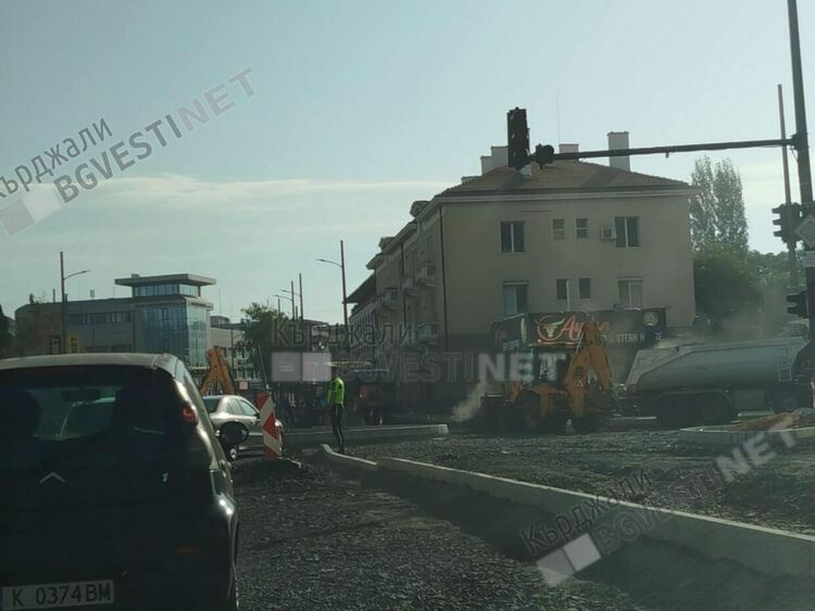 Родители на ученици в Кърджали са в стрес,очакват трафика в първия учебен ден да бъде парализиран