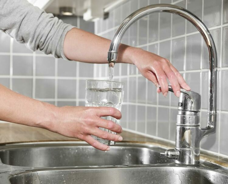 Омбудсманът предлага да се намали цената на водата за жителите на Брезник, докато трае водната криза