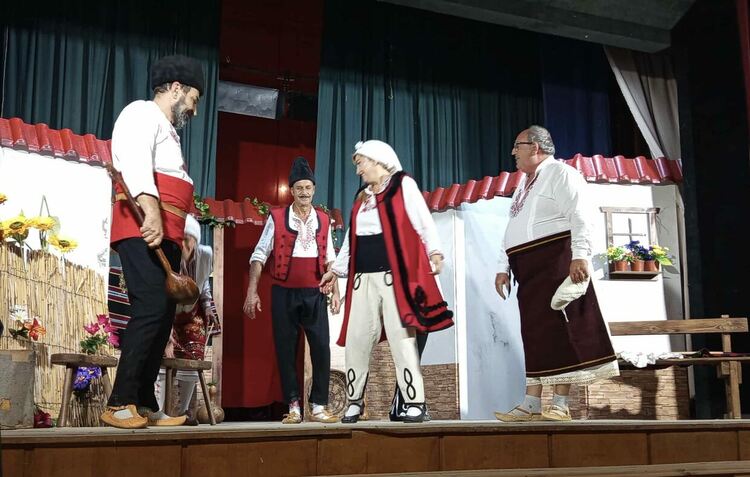 След десетилетия отново театър на сцената в Конуш 