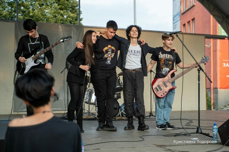 WHITE WALKERS и ХАЛА ще разтърсят Димитровград на 16 септември