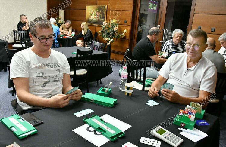 Колю Видев - вдясно