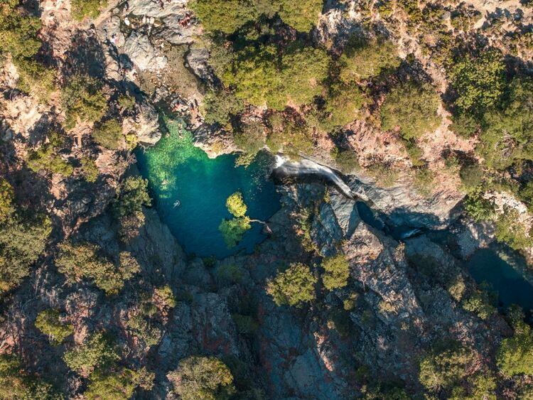 Най-красивите места за плуване на Самотраки