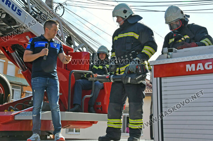 Хасковските пожарникари отбелязаха професионалния си празник с пъстро детско тържество