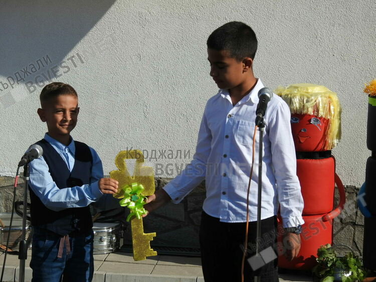 Училище „П.К.Яворов“в кв.“Боровец“посрещна обновено своите ученици