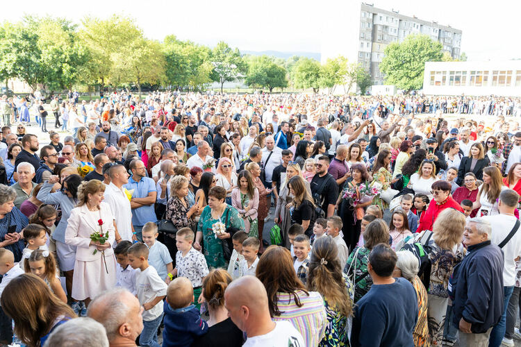 Кметът на община Перник Станислав Владимиров откри новата учебна година