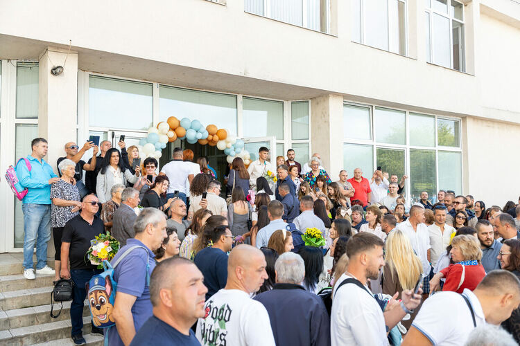 Кметът на община Перник Станислав Владимиров откри новата учебна година