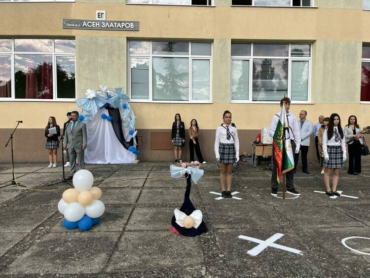 Нова учебна година – нови STEM кабинети в ЕГ „Проф. д-р Асен Златаров“