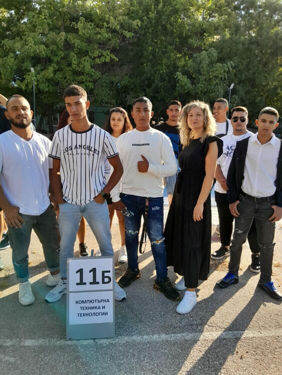 ПГМЕТ – Хасково посрещна своите ученици за 77-и път с надежда и вяра в успешното им бъдеще