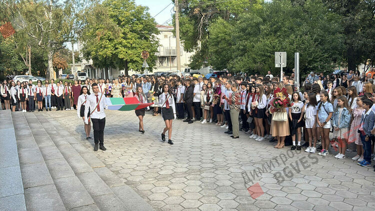 Тържествено откриване на новата учебна година в ПМГ „Иван Вазов“ – Димитровград