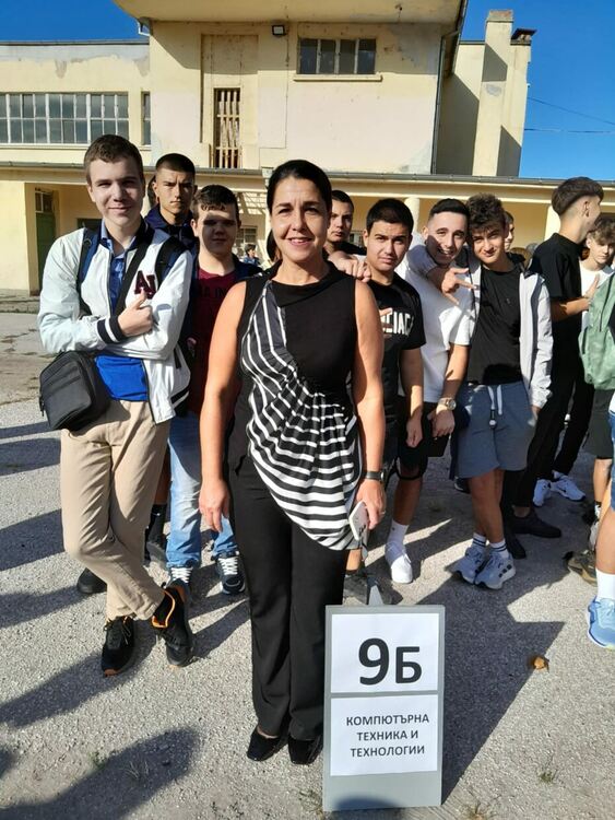 ПГМЕТ – Хасково посрещна своите ученици за 77-и път с надежда и вяра в успешното им бъдеще