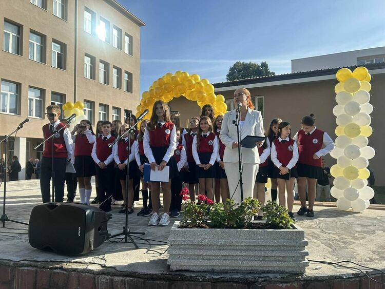 Кметът на община Перник Станислав Владимиров откри новата учебна година