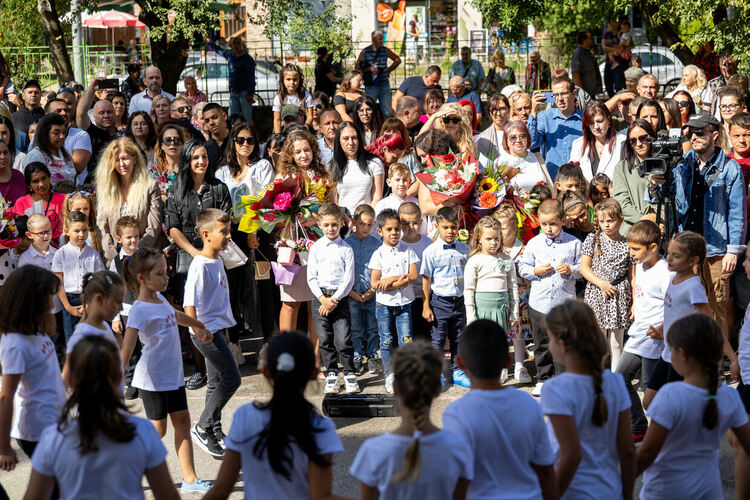 Кметът на община Перник Станислав Владимиров откри новата учебна година