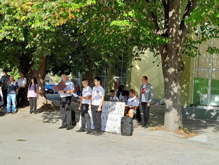 ПГМЕТ – Хасково посрещна своите ученици за 77-и път с надежда и вяра в успешното им бъдеще