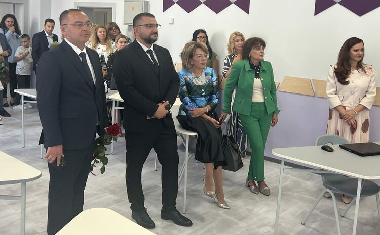 112 първокласници посрещна ОУ „Иван Рилски“, откриха нов СТЕМ център  