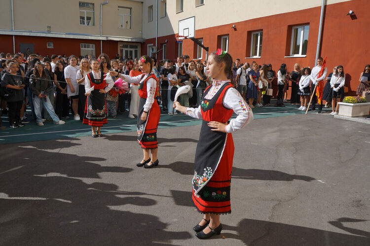 Усмивки и вдъхновение на старта на новата учебна година в ПГТ „Александър Паскалев“