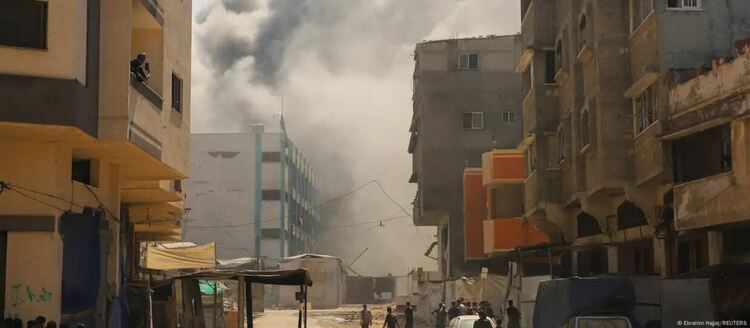 Израелски въздушни удари над училище в бежанския лагер Ал Шати в Газа (13.9.25)