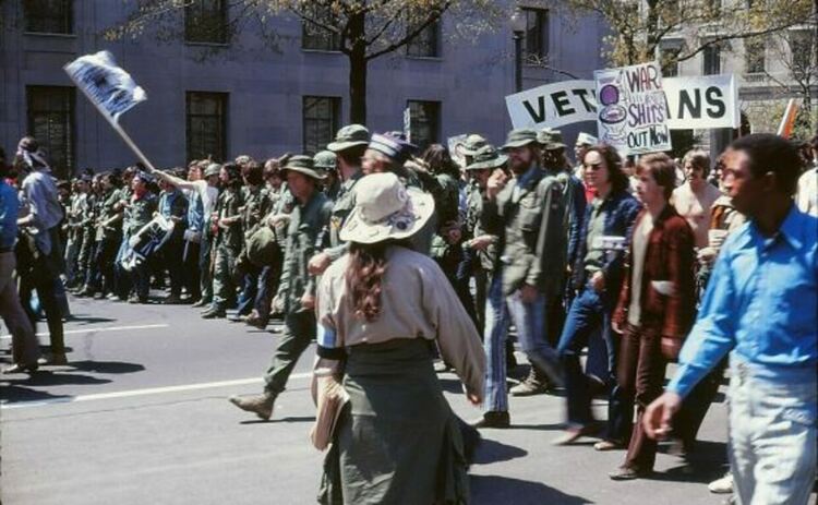 Протест срещу войната във Виетнам във Вашингтон, окръг Колумбия, април 1971 г.
