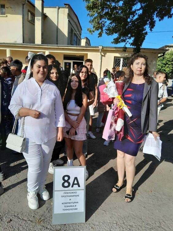 ПГМЕТ – Хасково посрещна своите ученици за 77-и път с надежда и вяра в успешното им бъдеще