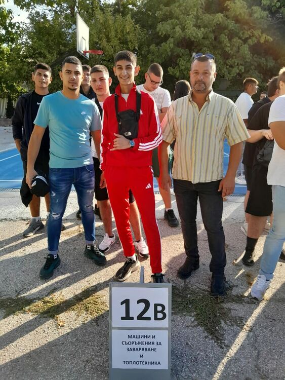 ПГМЕТ – Хасково посрещна своите ученици за 77-и път с надежда и вяра в успешното им бъдеще