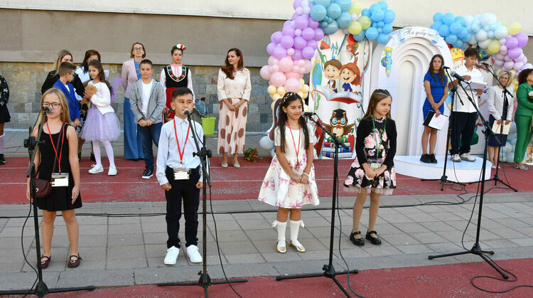 112 първокласници посрещна ОУ „Иван Рилски“, откриха нов СТЕМ център