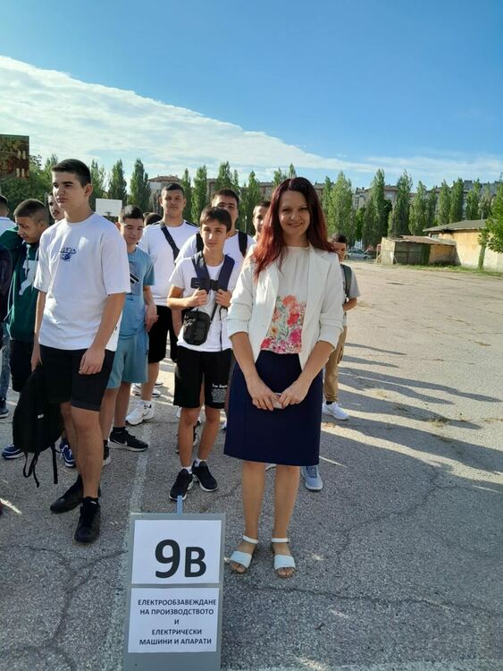 ПГМЕТ – Хасково посрещна своите ученици за 77-и път с надежда и вяра в успешното им бъдеще