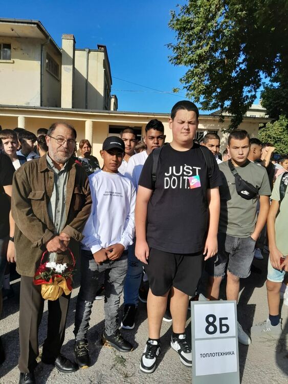 ПГМЕТ – Хасково посрещна своите ученици за 77-и път с надежда и вяра в успешното им бъдеще