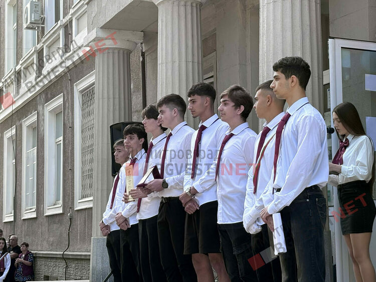 Тържествено откриване на новата учебна година в ПМГ „Иван Вазов“ – Димитровград